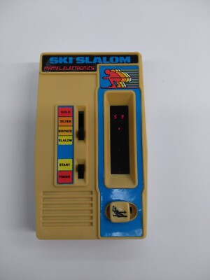 Mattel Electronics Ski Slalom Handheld No. 8290 RARE 1976 