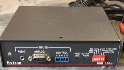Extron RGB 580xi VGA (HD-15) zu BNC Konverter RS-232 Sync, 1 In/5 Out