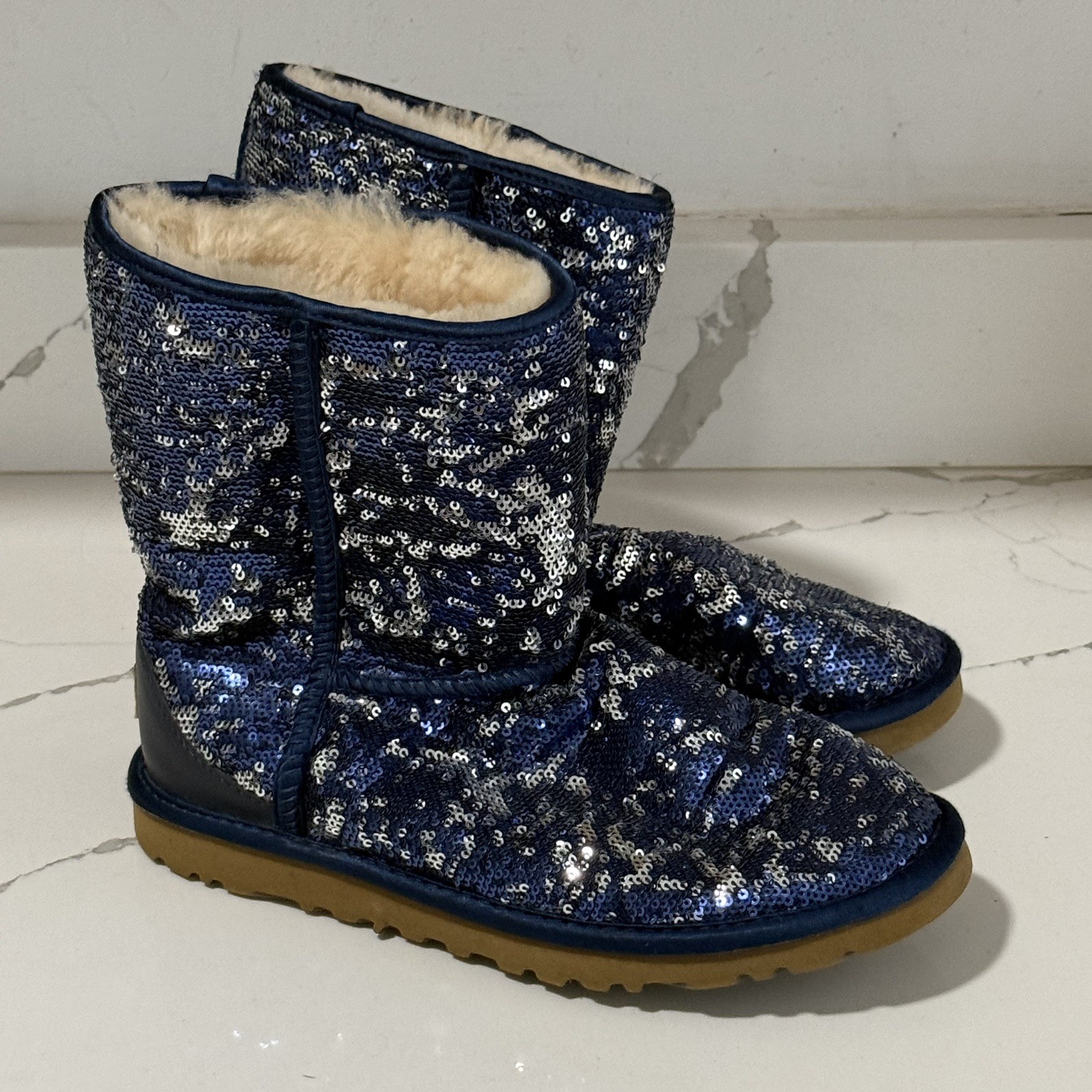 UGG Classic Short Sequin Blue Silver Boots Y2K Style Women’s Size 9