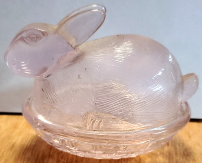 Vintage Pink Glass Bunny Ranbit On Nest Candy Trinket Dish LE Smith AG765