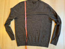 Banana Republic gray v neck merino wool sweater size M men  s