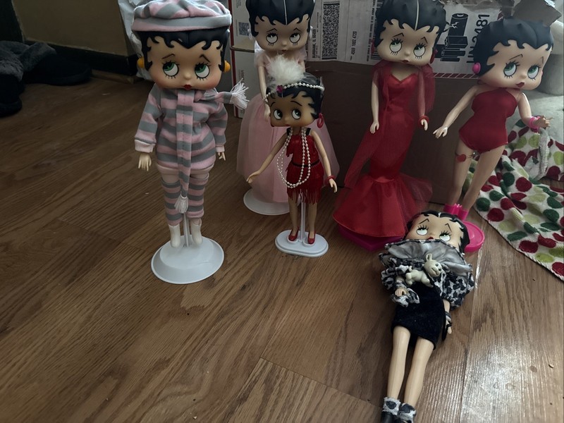 Betty Boop 6 Doll Collectors  Lot