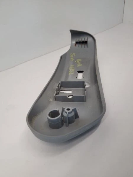 Chevrolet Corvette 2005-2013 asiento derecho moldura lateral gris Foto 3 de 4