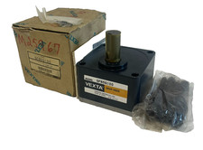NEW ORIENTAL MOTOR VEXTA GFB5G100 MOTOR REDUCER