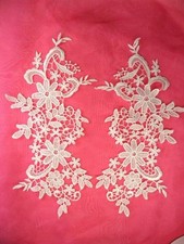 Lace Appliques White Floral Embroidered Mirror Pair Costume Motifs DH79