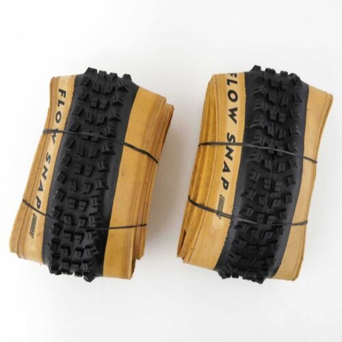 Vee Tire 29 x 2.35 Flow Snap Synthesis-Skinwall TLR Tubeless Ready 1 or 2 Tires - Picture 3 of 4
