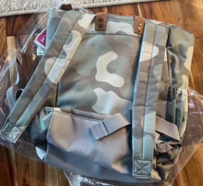 Thirty-One Journey Backpack - Camo - Brand New- Last One in  display picture 3
