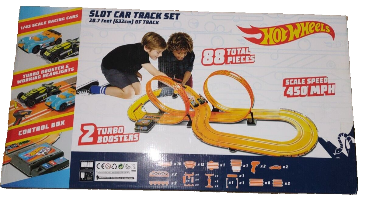 Hot Wheels 50th Anniversary Gold Car Slot Car Track Set feet w/ Cars