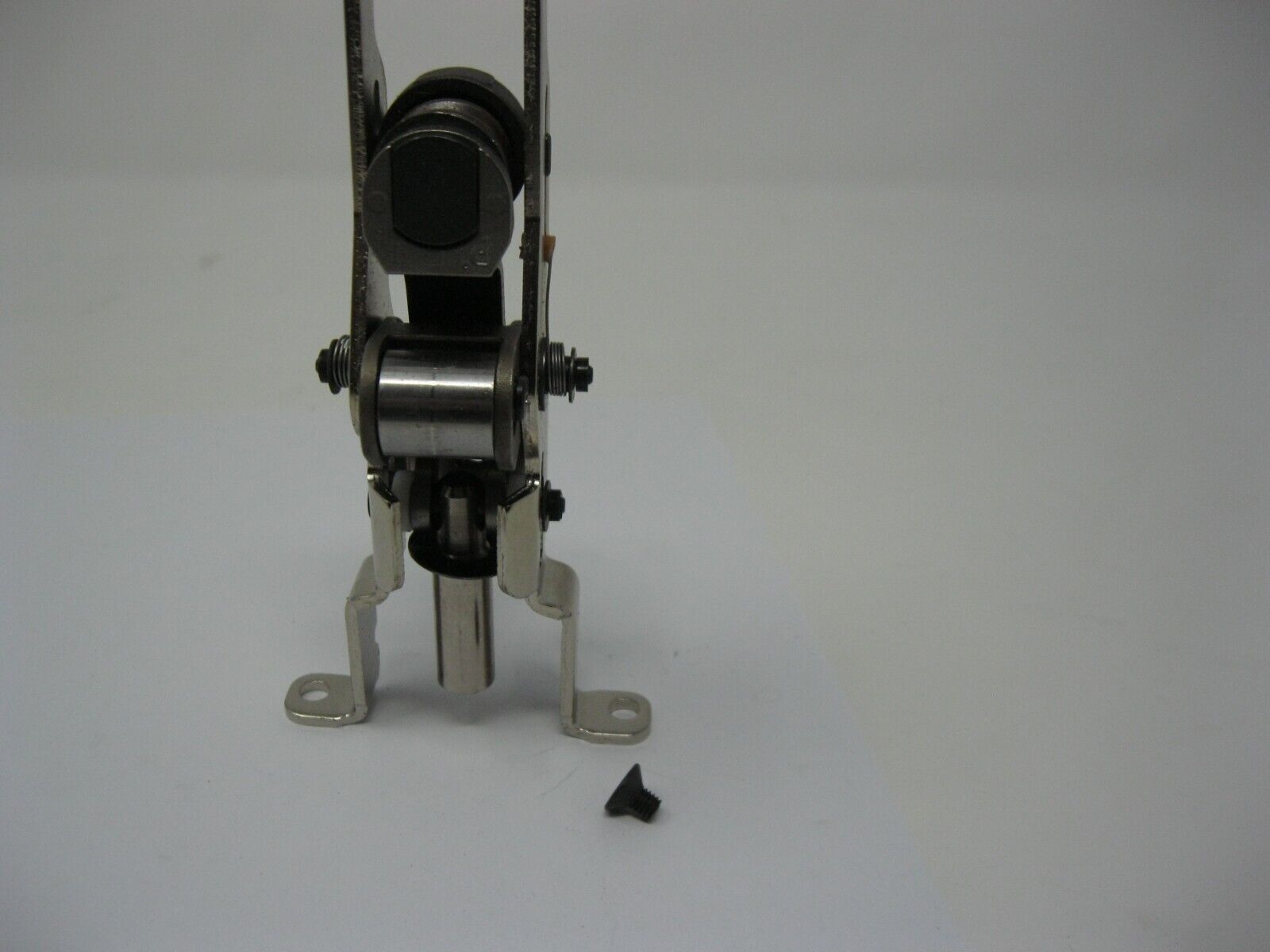 DEWALT N473189 Axis & Carriage Assembly DCN Series Framing Nailer 