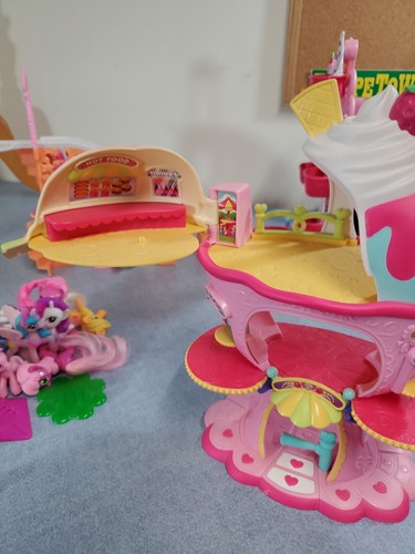 My Little Pony Ferris Wheel, Roller Coaster & Ice Cream Shop Ponyville Playsets - Picture 14 of 19