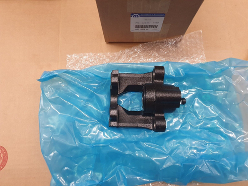 Genuine Chrysler Voyager / Grand Voyager 01 - 07 Rear Brake Caliper 05019808AA - Picture 2 of 4