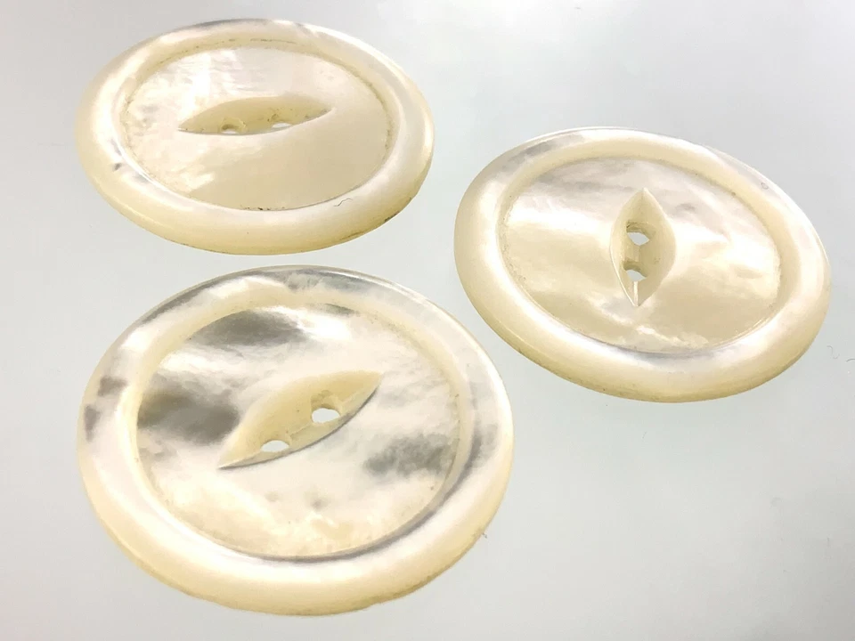 Carved MOP Mother-Of-Pearl Garment Button 1.2in Set of 3 Circle Pattern 305B - Image 3 of 4