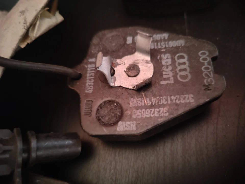 Original Lucas Audi A4 S4 B5 S6 A6 100 Bremsbeläge 8D0698151B 4B3615116A - Изображение 4 из 4