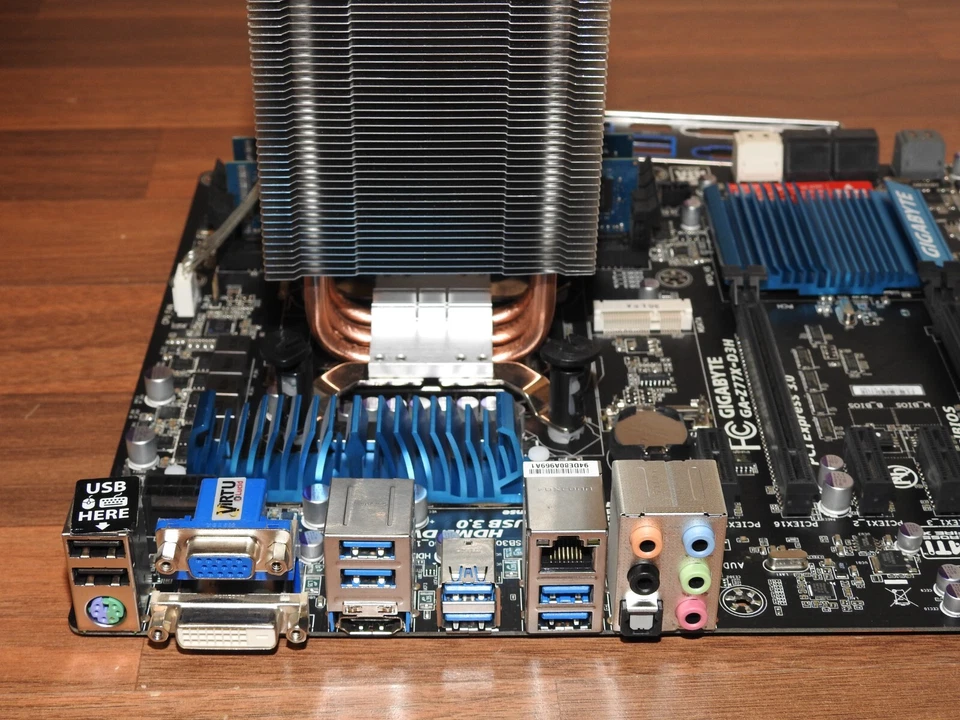 GIGABYTE GA-Z77X-D3H Mainboard Bundle Intel Core i7-2600K 16GB Motherboard - Bild 2 von 2