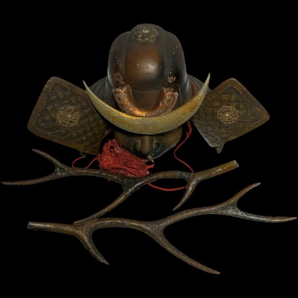 Antiguo casco samurai japonés KATANA-KAKE de colección armadura Kabuto insostenible Foto 3 de 4