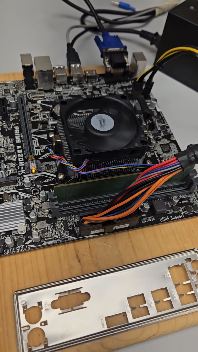 Combo ASUS Prime A320M-K AMD A8-9600 Radeon R7 10 Compute Cores