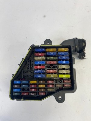 1999-2005 VOLKSWAGEN JETTA INTERIOR DASHBOARDS FUSE PANEL JUNCTION BLOCK BOX OEM
