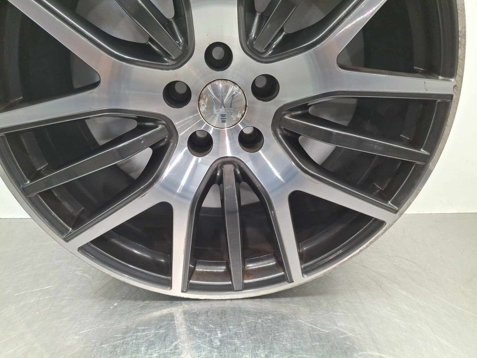 2017 Maserati Levante OEM Rim Wheel Front 21" X 9" 5 Triple Spokes Scuffs 20
