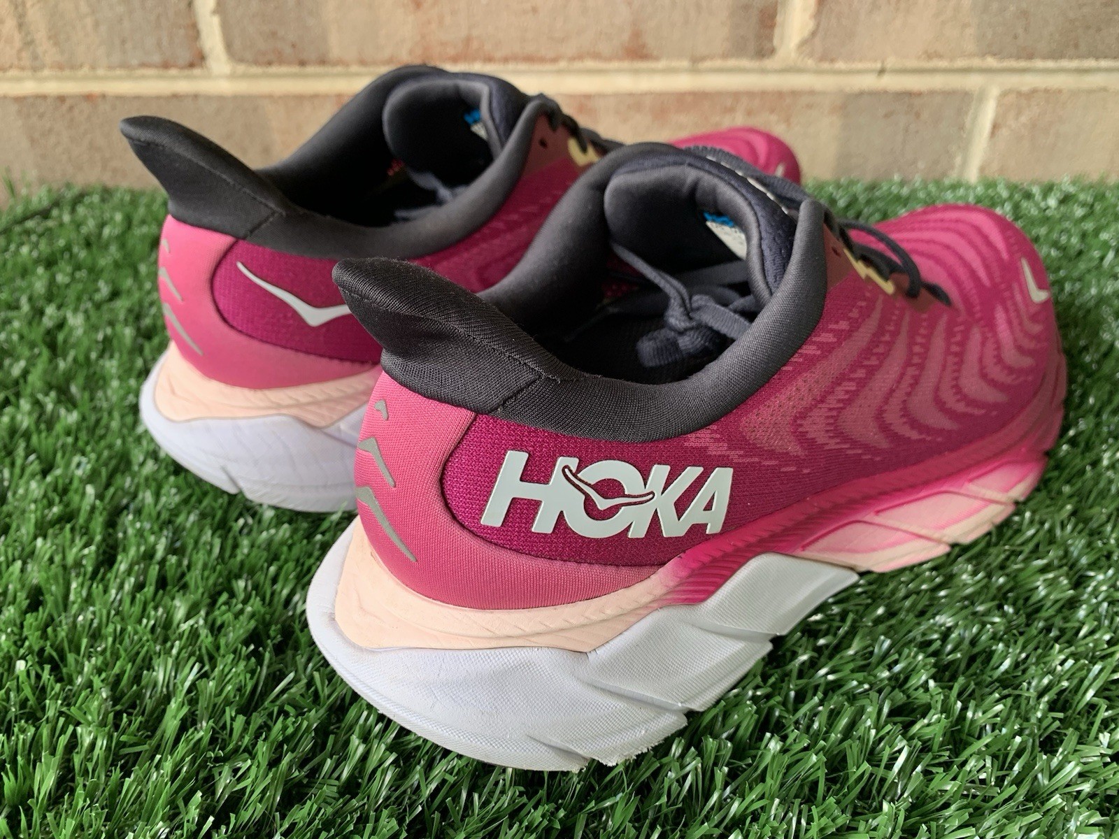 Size 10 B - Hoka One One Womens Arahi 6 1123195 FFIR Pink Running Shoes Sneakers thumbnail 9