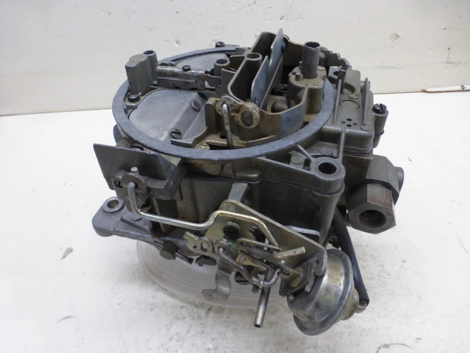 Carburador reconstruido Rochester Quadrajet 7042208 72 Chevrolet C-10 Chevelle Camaro Foto 2 de 4