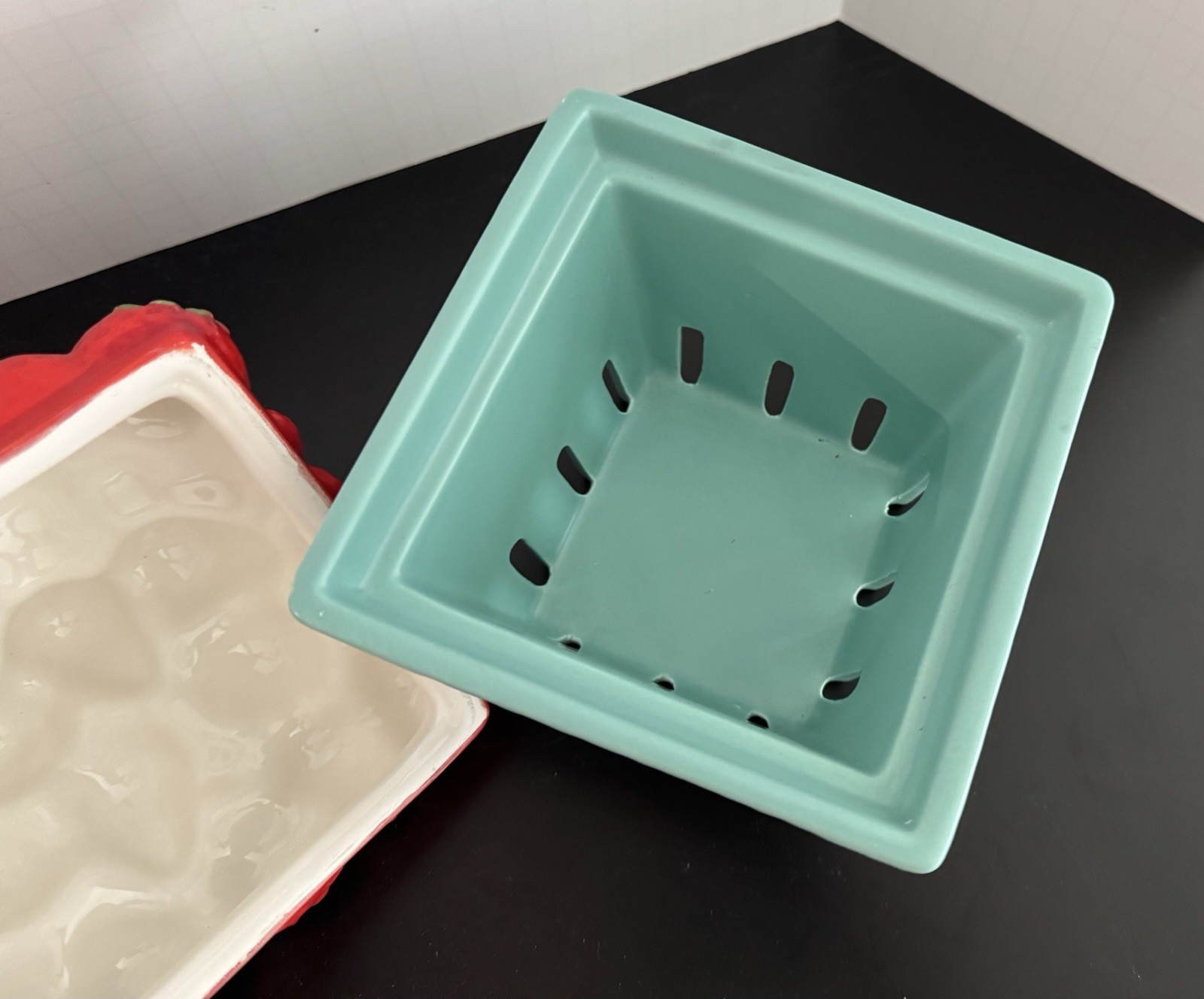 Ceramic box strawberry basket homeworx by harry slatkin Strawberries