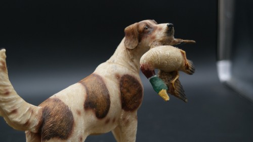 Vintage Retriever Dog with Mallard Duck Detailed Resin Figure Duck Hunting - Picture 9 of 9