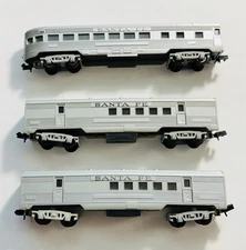N SCALE ARNOLD RAPIDO LOT OF (3) SANTA FE PASSENGER/BAGGAGE CARS