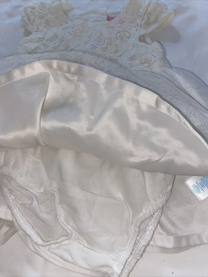 Vestido bebé The Children’s PLACE 0-3m marfil nuevo con etiquetas Foto 3 de 4