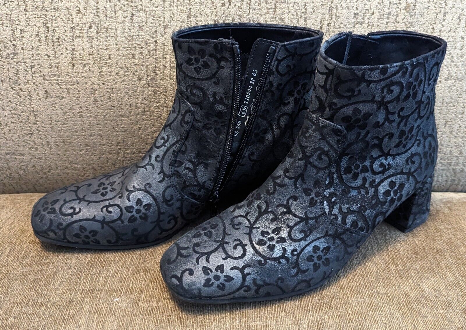 Elegant Gabor Black Suede Floral Ankle Boots Bloc… - image 1