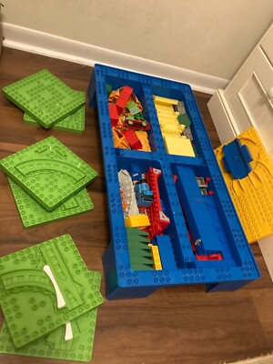 MEGA BLOKS　トーマスとテーブル MEGA BLOKS Thomas Train Building Bricks/Blocks Table Mountain