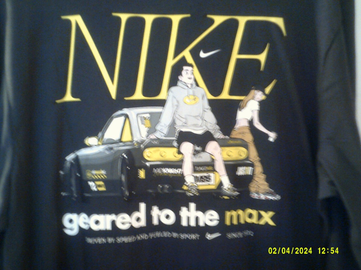 NEW NIKE SPORTSWEAR 