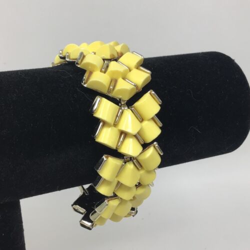 Costume Jewelry Bracelet Yellow Triangle Squares Plastic Bits Jointed 1" W 7"L - Picture 1 of 5