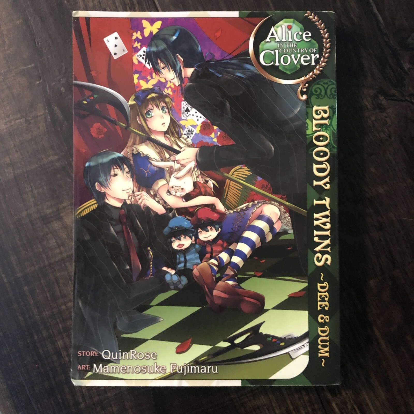 Alice in the Country of Clover: Bloody Twins by QuinRose (Seven Seas