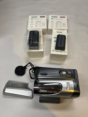 JVC GR-DA30U Digital Video Camera 34x Zoom w/ Slide Monitor 3
