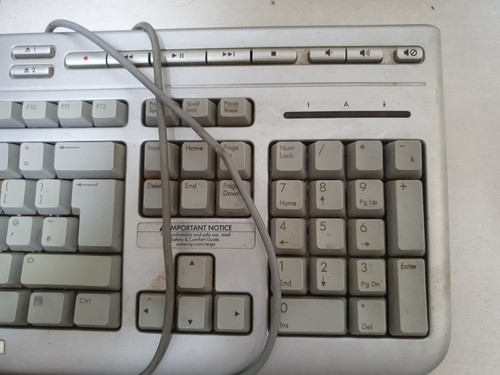 Job Lot 2x Silver Keyboards (pin connector end) can use usb adapter for them - Picture 11 of 12