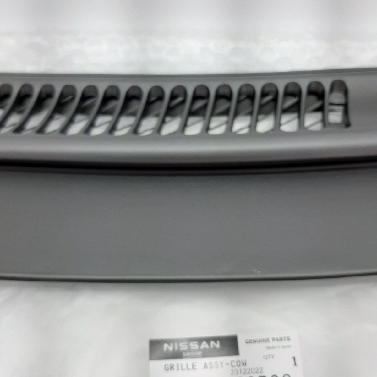 NISSAN Z32 300ZX GRILLE KAUL TOP LH 1990/01-1996/08 Genuine OEM