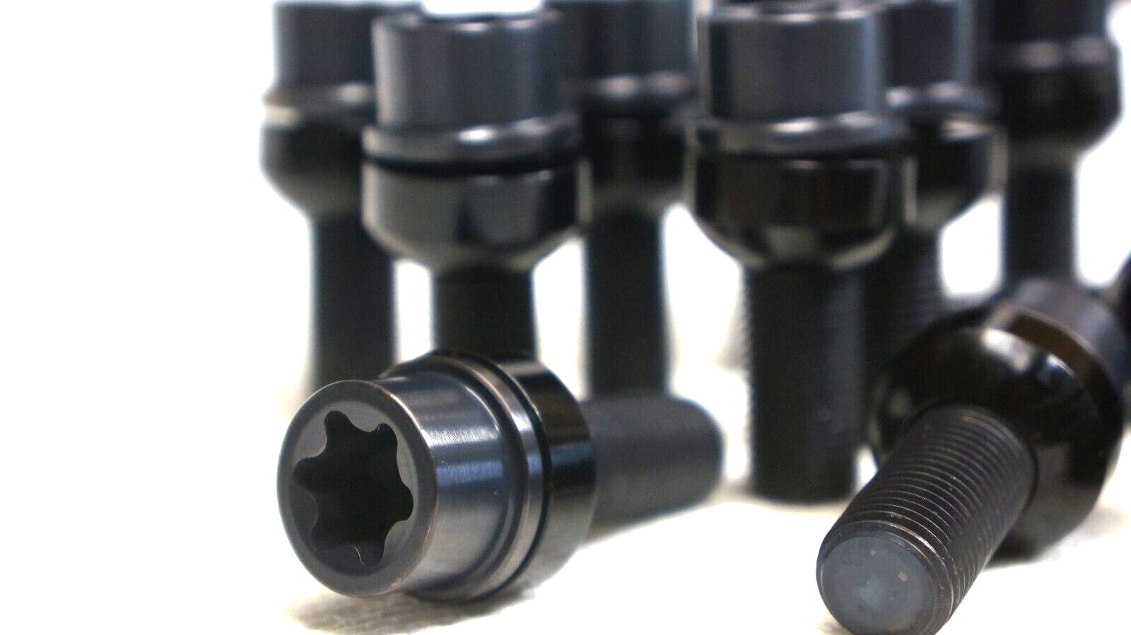 20x Torx 70 Black Titanium Wheel Lug Bolt 14x1.5 R13 Audi R8 RS VW Bentley
