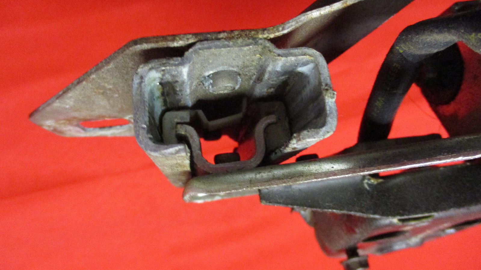 19851990 CAMARO FIREBIRD TRANS AM TRUNK LATCH PULL DOWN WORKING BUT