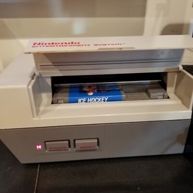 ICE HOCKEY - Classic Nintendo Game (NES, 1988) With Authentic Nintendo case