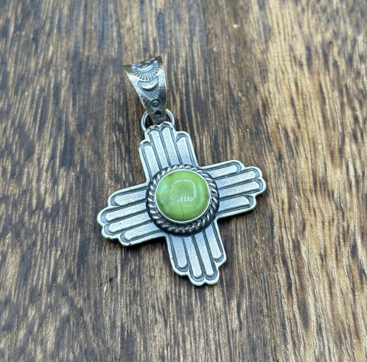 ネックレス・ペンダント Vintage Stamp Work Pendant (Navajo) Tommy Jackson Navajo Pendant with Bisbee and 14kt Gold – The