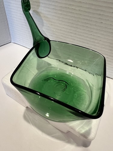 Vintage Empoli Verde Green Glass Square Pouring Bowl With Curled Handle - Picture 7 of 13