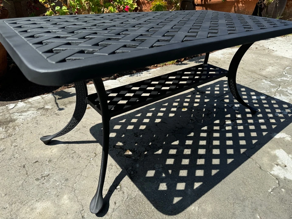 Mesa de centro Nassau patio lateral exterior aluminio fundido patio trasero muebles pesados Foto 2 de 4