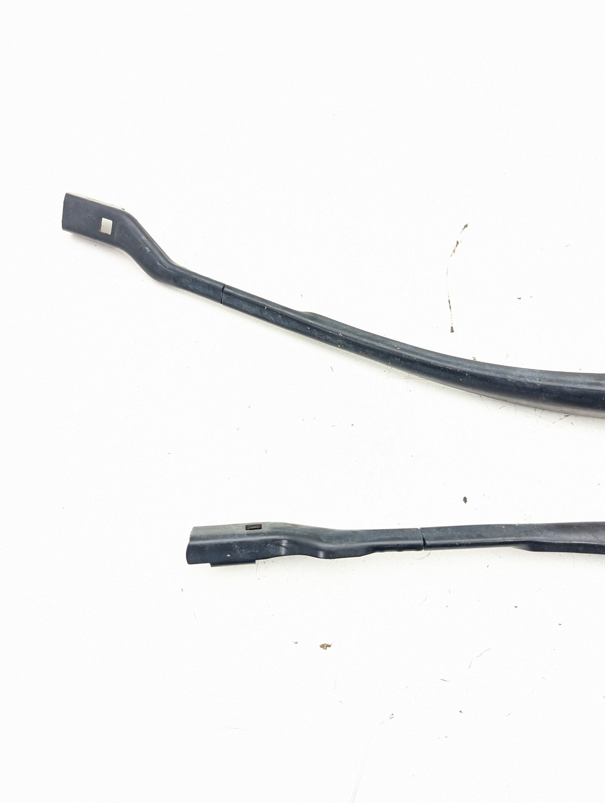 2014 Maserati Quattroporte SQ4 M156 Windshield Wiper Wiper Arms Pair OEM