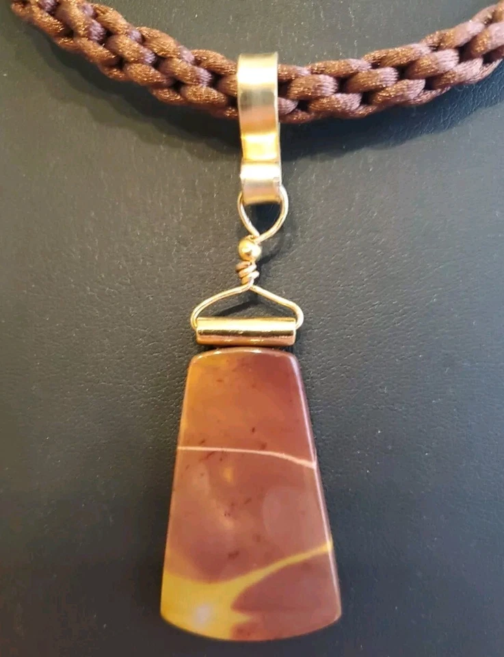 Colgante gota ágata jaspe rayas crema oxidada con collar de cuerda tejida Foto 2 de 3