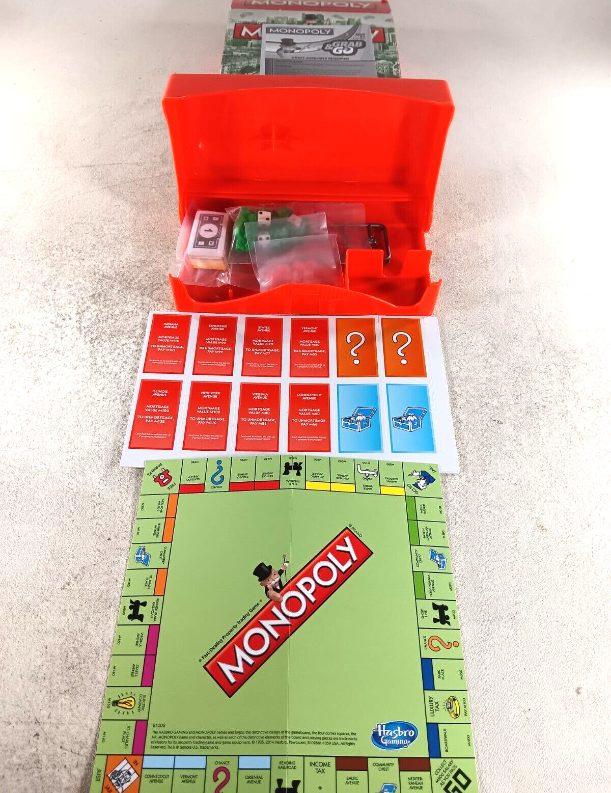 Monopoly Grab and Go Game Travel Size by Hasbro Gaming
