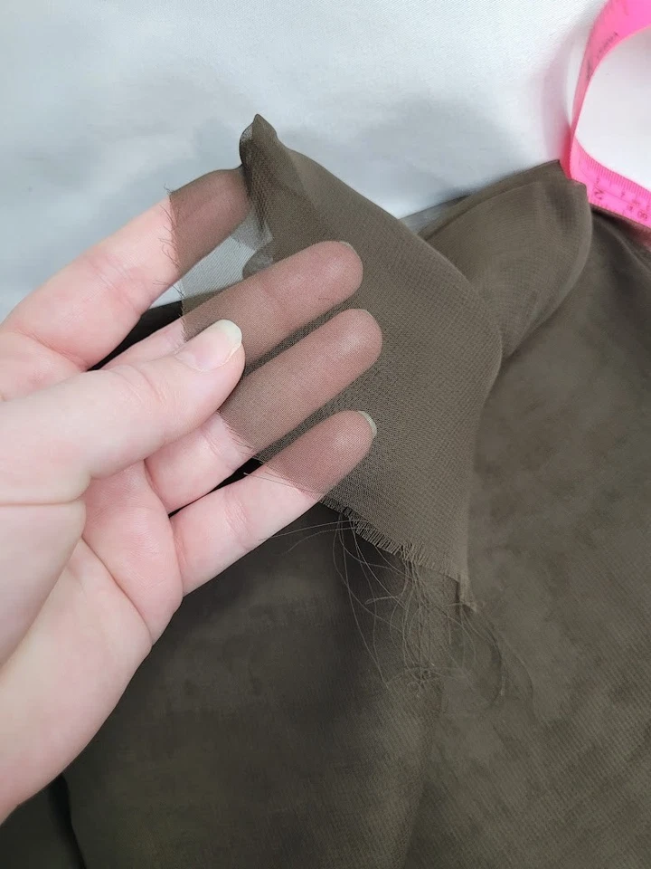 brown chiffon fashion fabric 45" 4.8 yards - Image 2 of 2