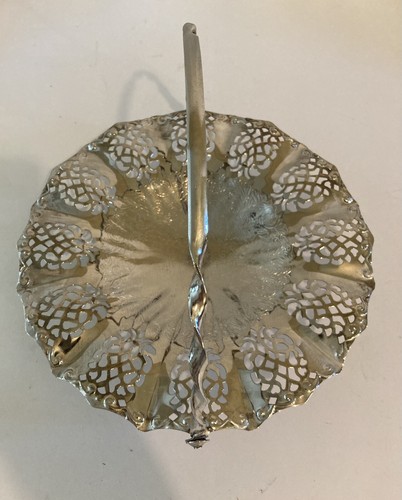 Silver Plate Serving Tray Platter 9" Round with Handle Vintage InterpurHong Kong - Picture 5 of 9