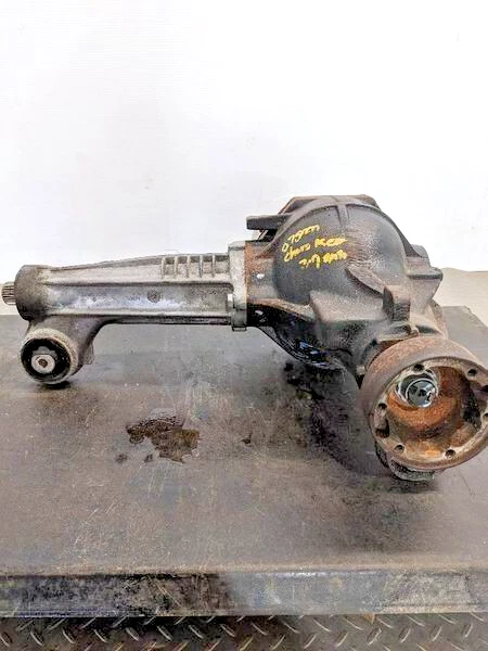 2005-2010 Jeep Grand Cherokee 3.7L Front Axle Differential Carrier 3.07 Ratio - Image 3 of 4