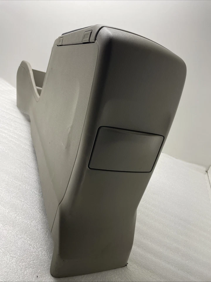 12-14 Toyota Prius V 1.8L Center Floor Console Assembly Gray OEM - Изображение 3 из 4