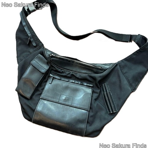 GUCCI Tom Ford Era Black Leather Nylon Body Bag Y2K Used
